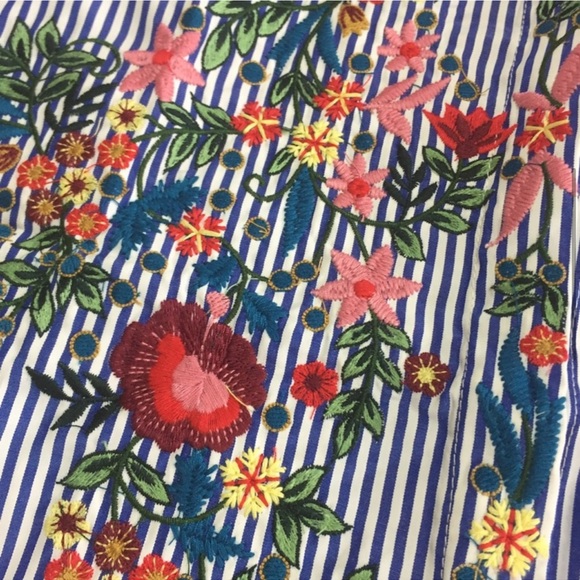 🎁DONATED NWOT Floral Embroidered Striped Button Up Blouse - Picture 6 of 8